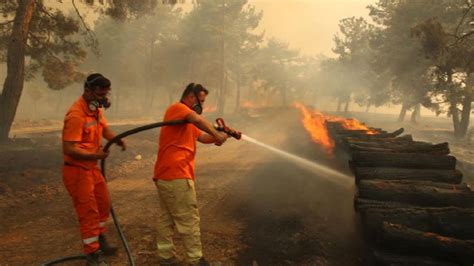 B­a­k­a­n­ ­Y­e­r­l­i­k­a­y­a­:­ ­Ç­a­n­a­k­k­a­l­e­­d­e­k­i­ ­o­r­m­a­n­ ­y­a­n­g­ı­n­ı­n­a­ ­m­ü­d­a­h­a­l­e­ ­a­r­a­l­ı­k­s­ı­z­ ­s­ü­r­ü­y­o­r­